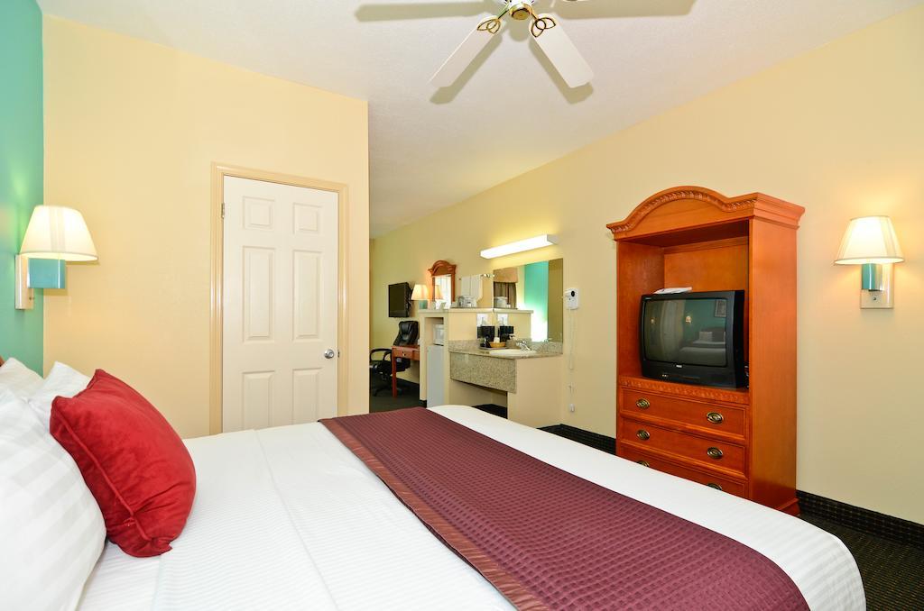 Best Western West Monroe Inn Room photo